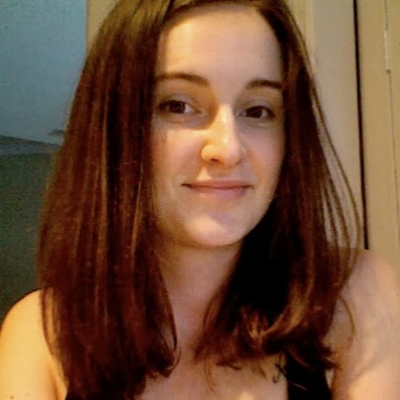 Meet your Posher, Laura - Picture 1 of 1